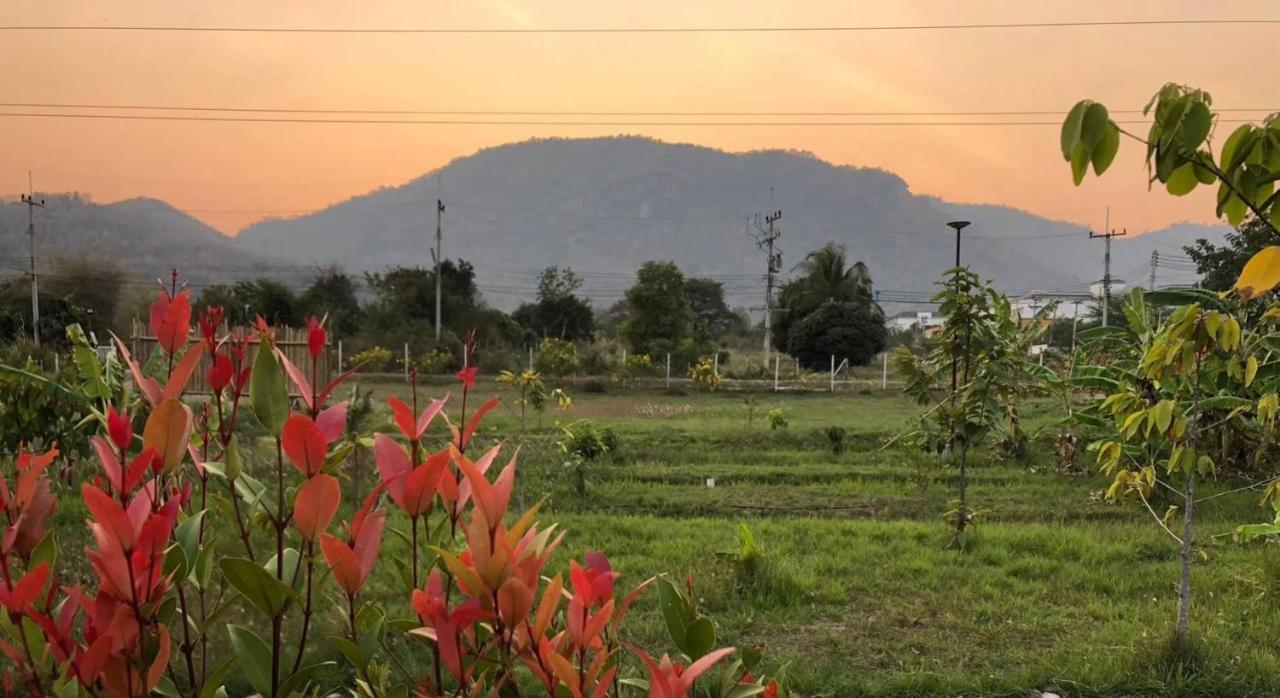 คูณ-เนื่อง ฟาร์ม สเตย์ หัวหิน Koon & Nueang Farm Stay Hua Hin Ban Bo Fai Exterior foto