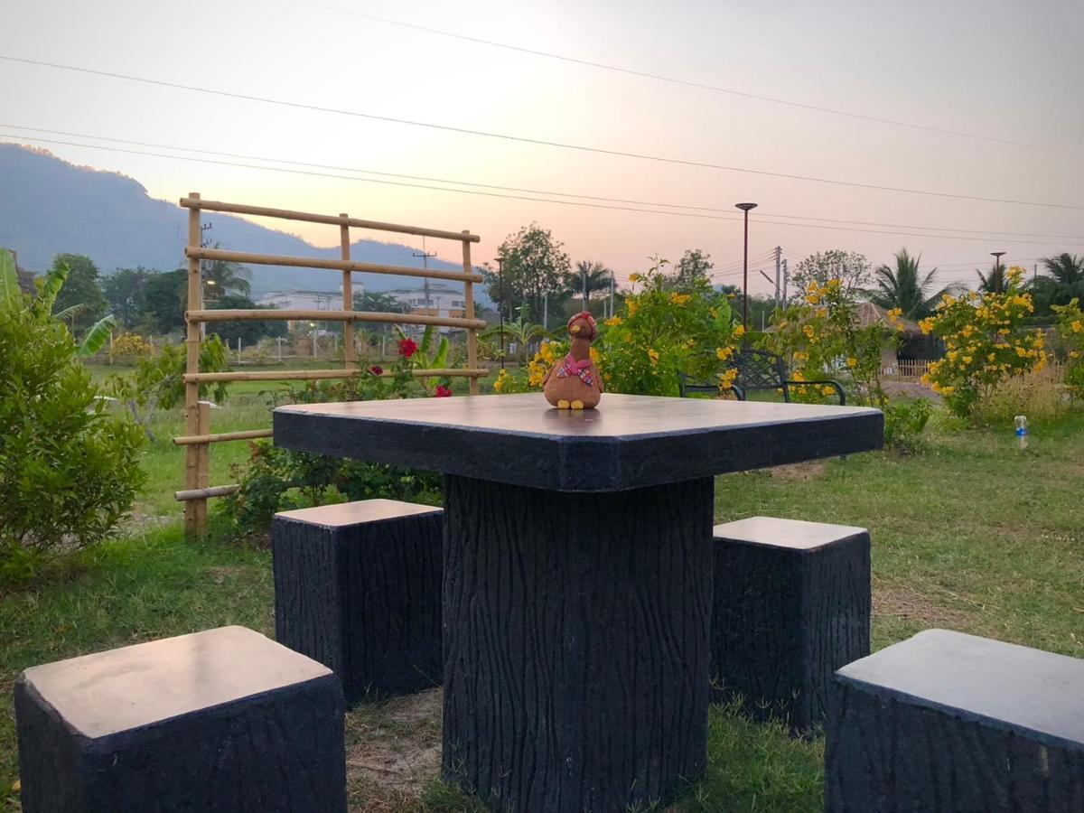 คูณ-เนื่อง ฟาร์ม สเตย์ หัวหิน Koon & Nueang Farm Stay Hua Hin Ban Bo Fai Exterior foto